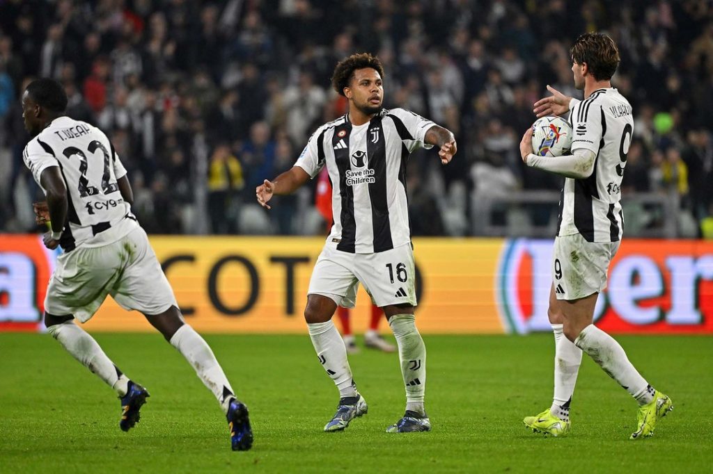 Another Drab draw at home to Parma. Mota draws again as Napoli Run Away. Juve. It was a sleepy start for Juventus and we came back from behind again. Gregorio saved what was a certain winner from Parma. We draw again and the inconsistency is a worry. Vlahovic missed to great chances. Thats how it goes. Forza Juve