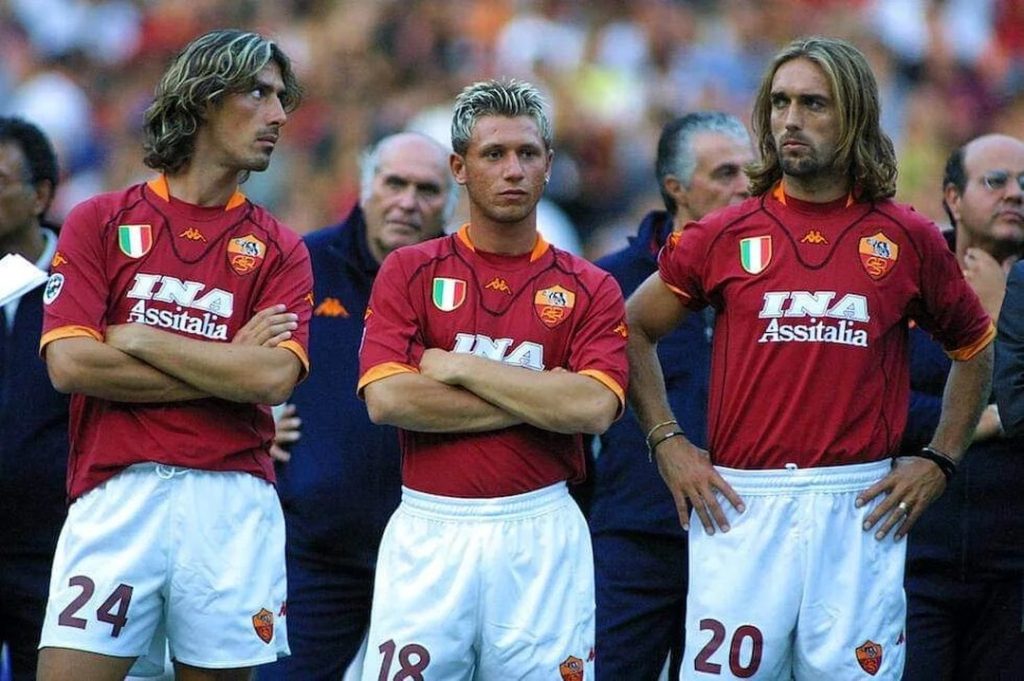 Our Instagram pic of the day. Roma Front 3 of Delvechio, Cassano and Battistuta. Watta kit. Love this Kit#roma #battistuta #kappa