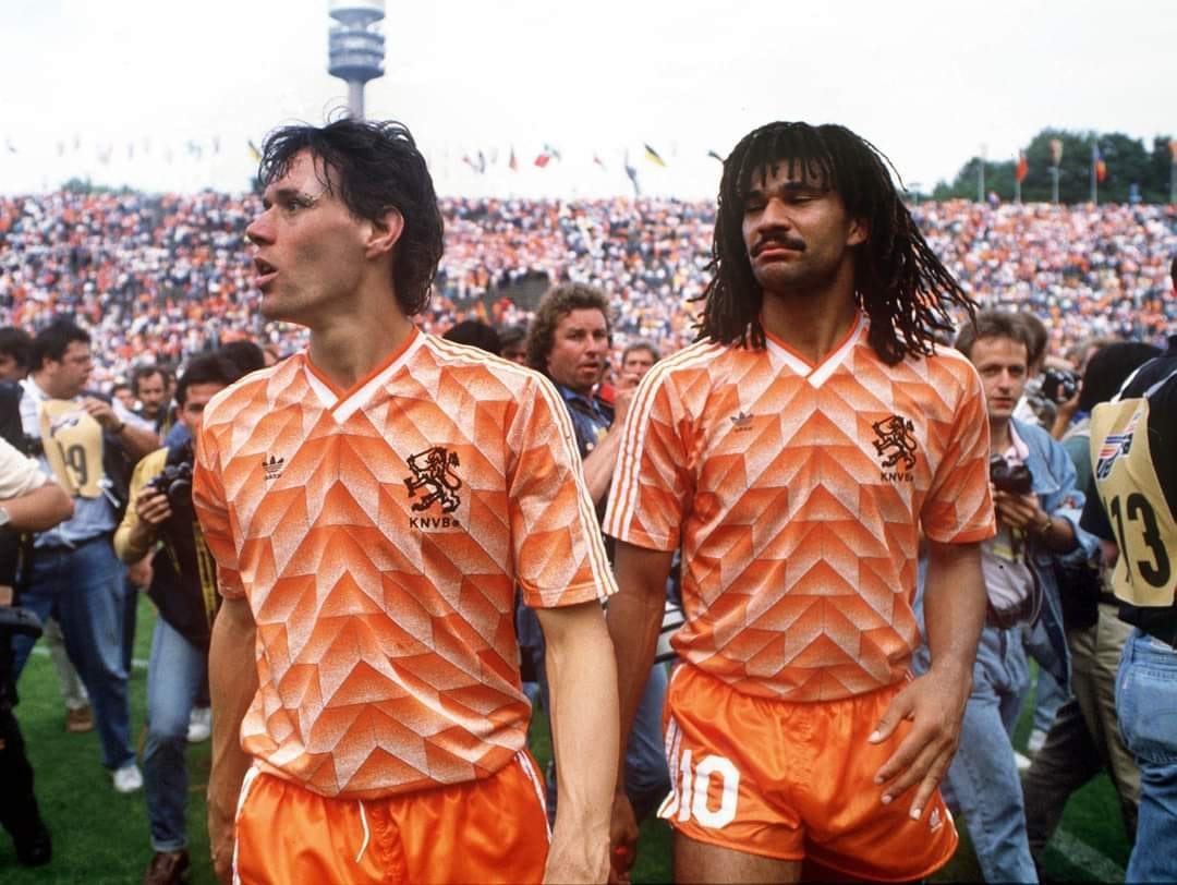 Ruud Gullit & Marco Van Basten at the Euro 88 Championships. But how was that Dutch kit.#euro88 #holland #netherlands #adidas #dutchjersey88 #gullit #vanbasten