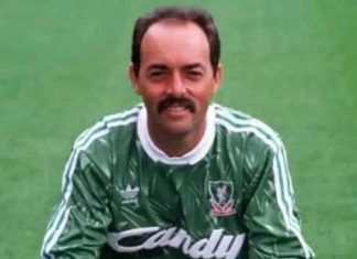 Legend that Shook the Blog. Bruce Grobelaar. What a character and Watta kit. The crown paints