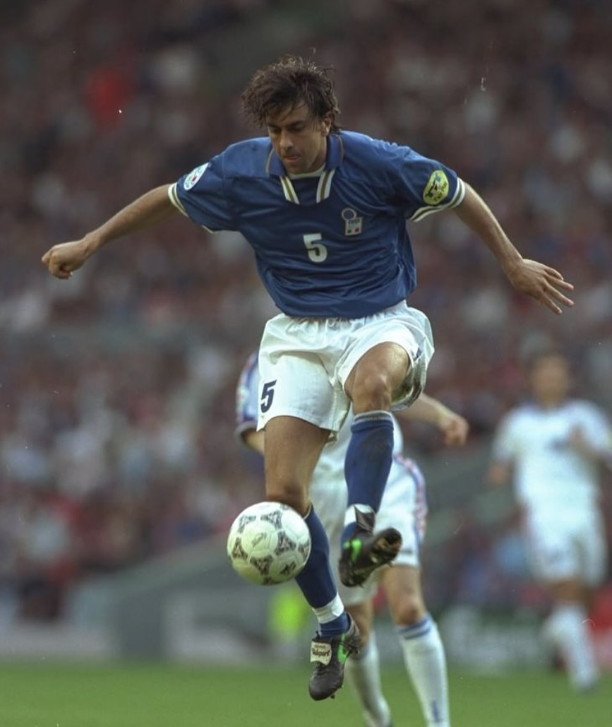 Alessandro Costacurta. How good was Billy Costacurta?#costacurta #legendsthatshooktheblog