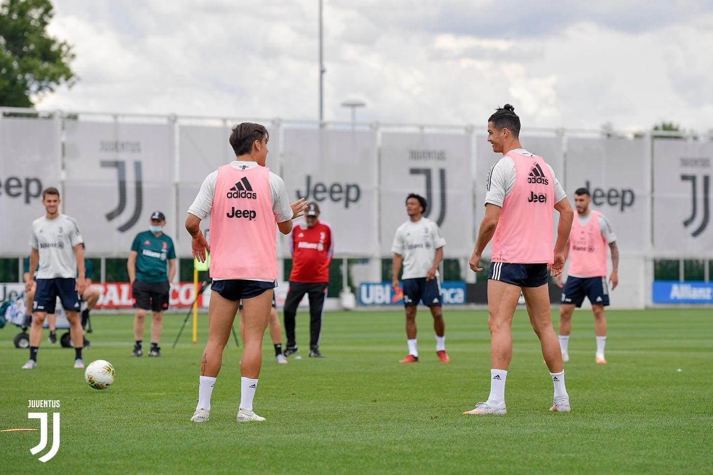 Juve prepare for tonight’s Copa Italia in Rome vs Napoli. Forza Juve. Let’s fill the cabinet tonight. Napoli will be tough