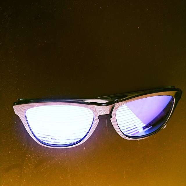 Going old school for summer,  Oakley Frogskins