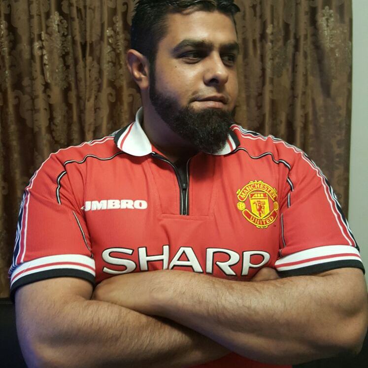 The Traditional JIHAD ABUS vs ALIS Mamoo aka Tevez pic. The man was over the moon. When asked about Martial,  he replied.19 years old, on debut, at the Stratford End.Against liverpool, what more can you ask for #mamoo #ourtevez #manunited #truefan #alwaysanALI #welovethisgame @zakloonat @mr_loonat @fuzzymayet @ahmad_nalla #liverpool #manunitedfc #carlostevez. @tevezoficial