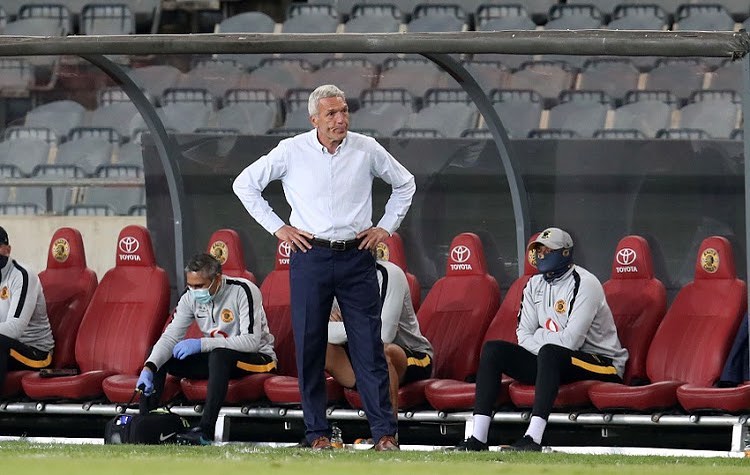Chiefs throw the league away and Sundowns are crowned Champions. Middendorp giving the Germans a bad name.