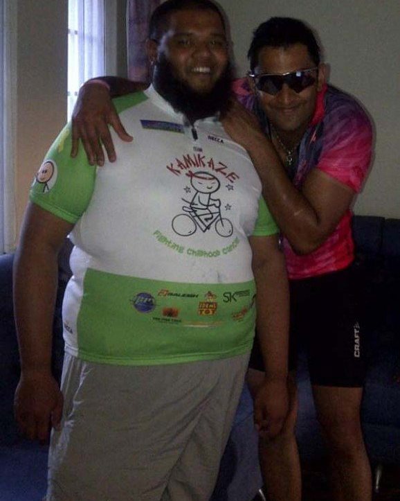 Throwback to 94.7 2012. With Haafesaap Mamad Ameen aka Dusty. Great Memories as we raised money for CANCER #kamakazi kids fighting  for childhood  Cancer #pinkchicks #fight4breastcancer @moe_dusty
