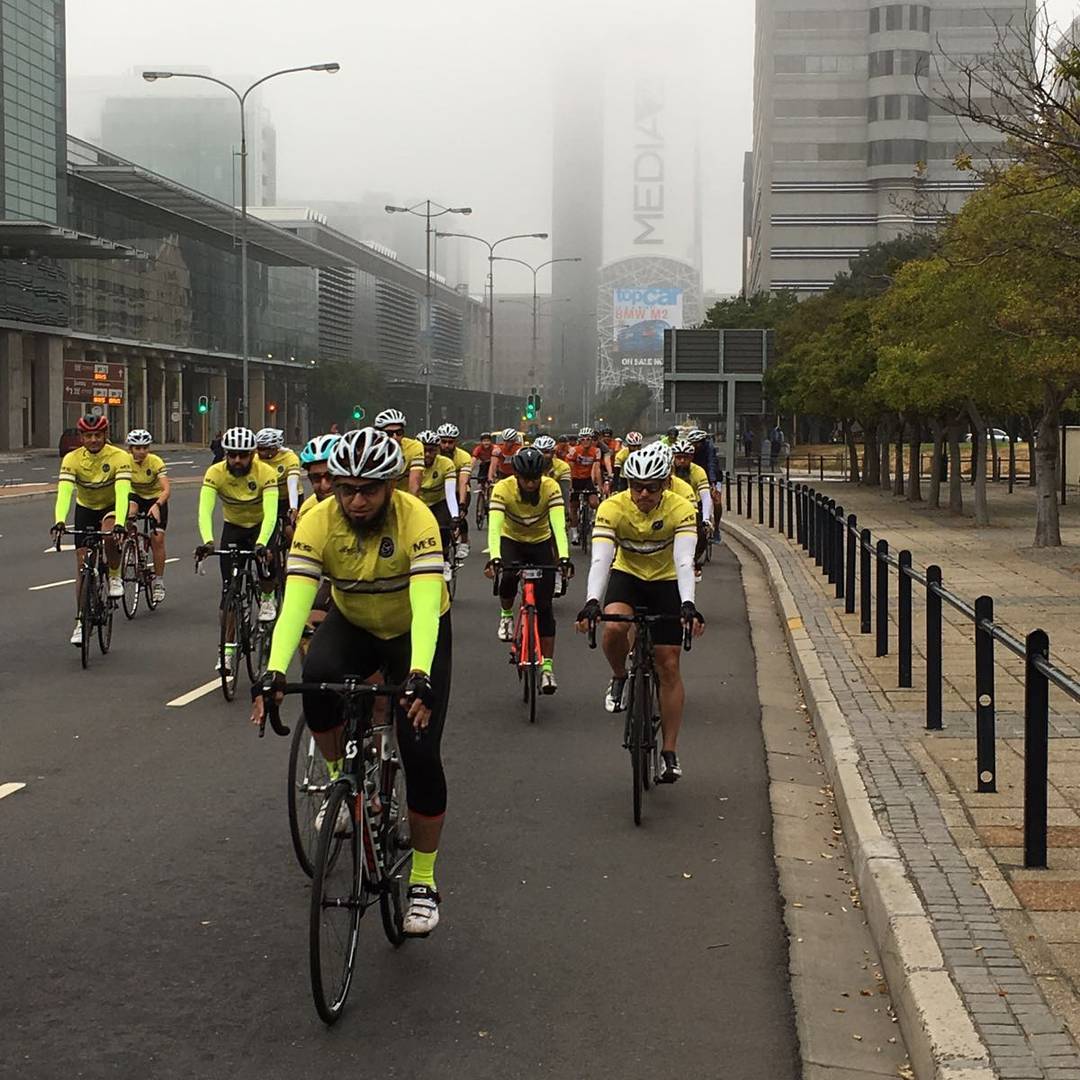 Team Mail & Guardian embark on the morning ride to Camps Bay #capetown #argus2016 #capetown #cyclechallenge #mailandguardian #mng #campsbay #arguscycletour #instagrampicoftheday