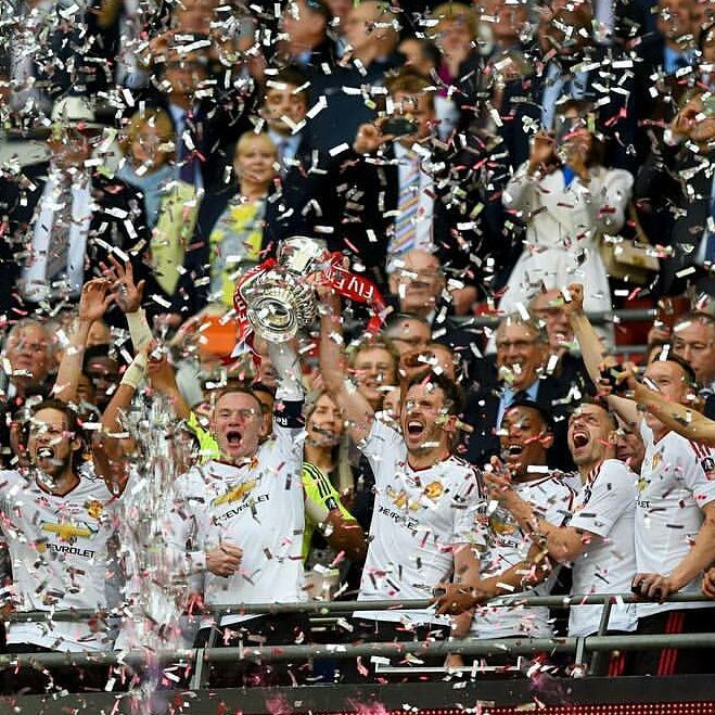 MANCS win the FA Cup with 10 men. Great winner by Jesse Lingaard. Thorts on the game