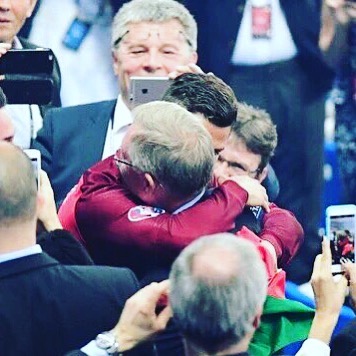 Your father will always be your father #cr7 #siralexferguson #0018instagrampicofday #portugal #portugalchampions #fatherlylove #saf