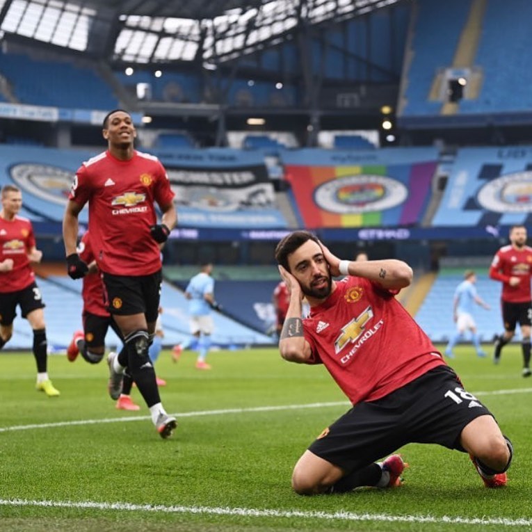 Man City 0 Man Utd 2. What makes it worse is that the Manchester is Red today