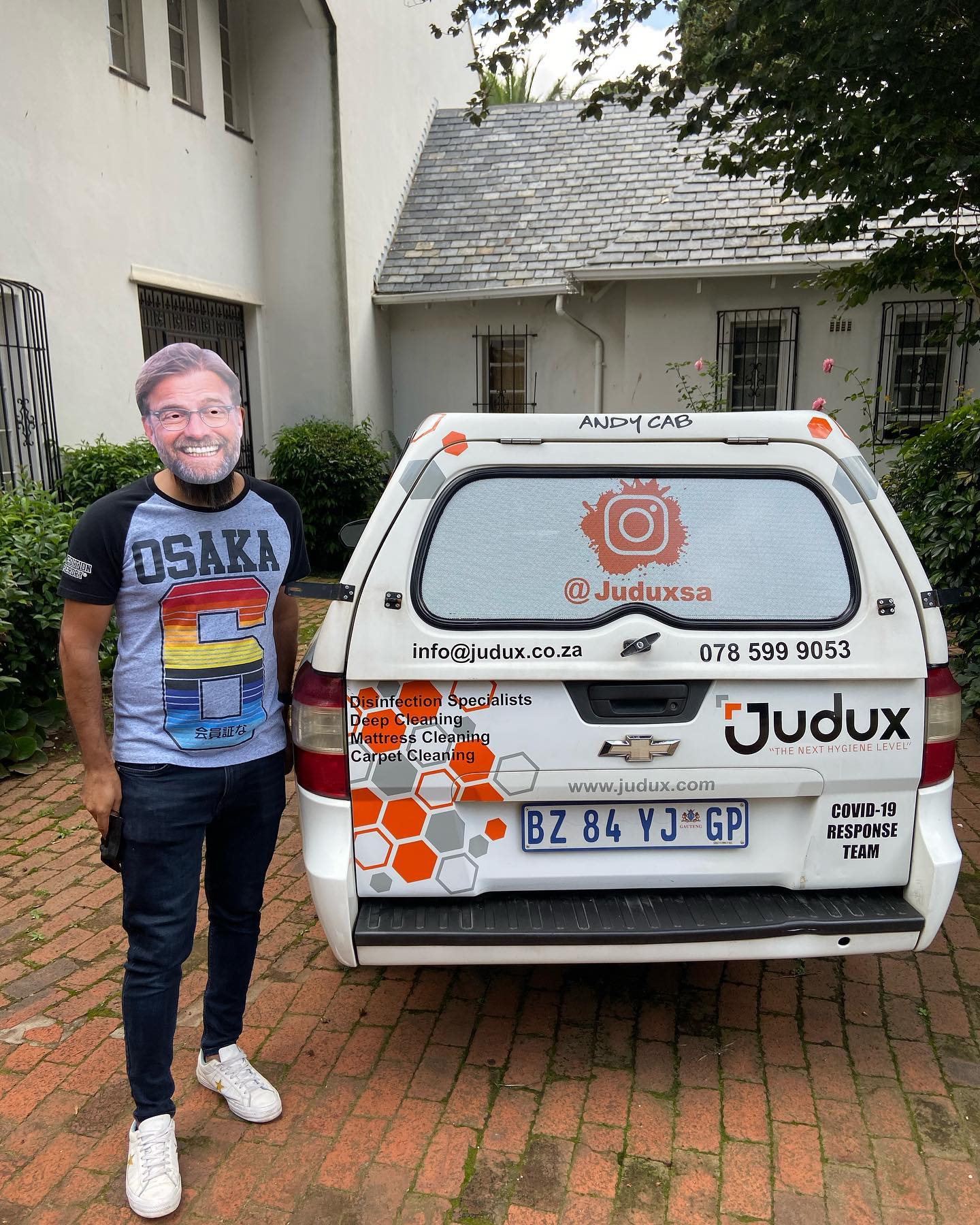 Liverpool 0 Chelsea 1. We called @juduxsa to get rid and clean the Nazr of the MANCS at Klopps house. We thought that will work. Some say After Salahs Xmas pic things went bad and he has to pose for a Eid pic to make it right. The Chample Molana has a Chelsea kit. We can’t say Van Dyk is injured. We can’t even launch our Champions league range. We sitting 7th. Perishaan Time