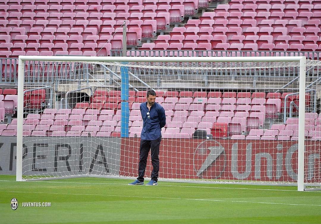 Calm before the storm. Forza Juve. Always a Bianconero #juventus #juve #juvefans #buffon #noucamp #forzajuve #bianconero #juvevsbarcelona #bianconeri