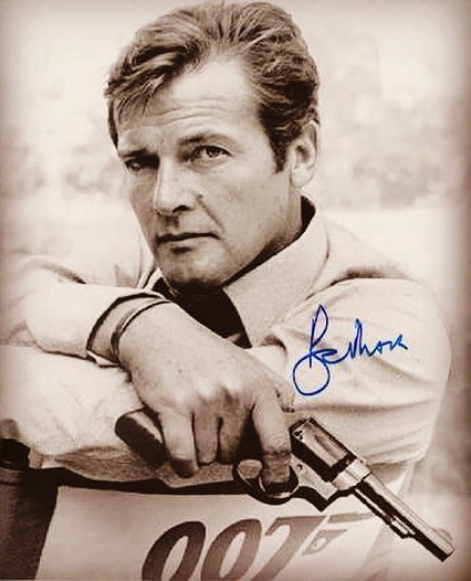 RIP Roger Moore. My favorite James Bond. Did he ever get to put down Monnypenny. That we'll never know. Which Roger Moore 007 was your favourite #007 #jamesbond #rogermoore #riprogermoore #didheputdownmonnypenny