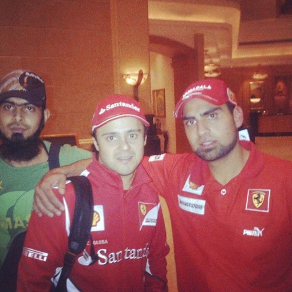 Felipe Masa meets @moe_bana.*Met anyone famous, email or tag us and get featured on our "Fame Cam" #f1 #grandprix #felipemasa #ferrari #racing #0018famecam #f1driver #celebs #williams @massafelipe19