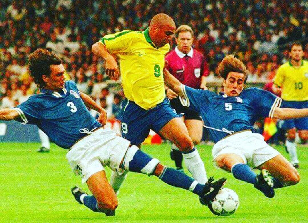 Our pic of the Day. Maldini,Ronaldo and Cannavaro #legendsthatshooktheblog