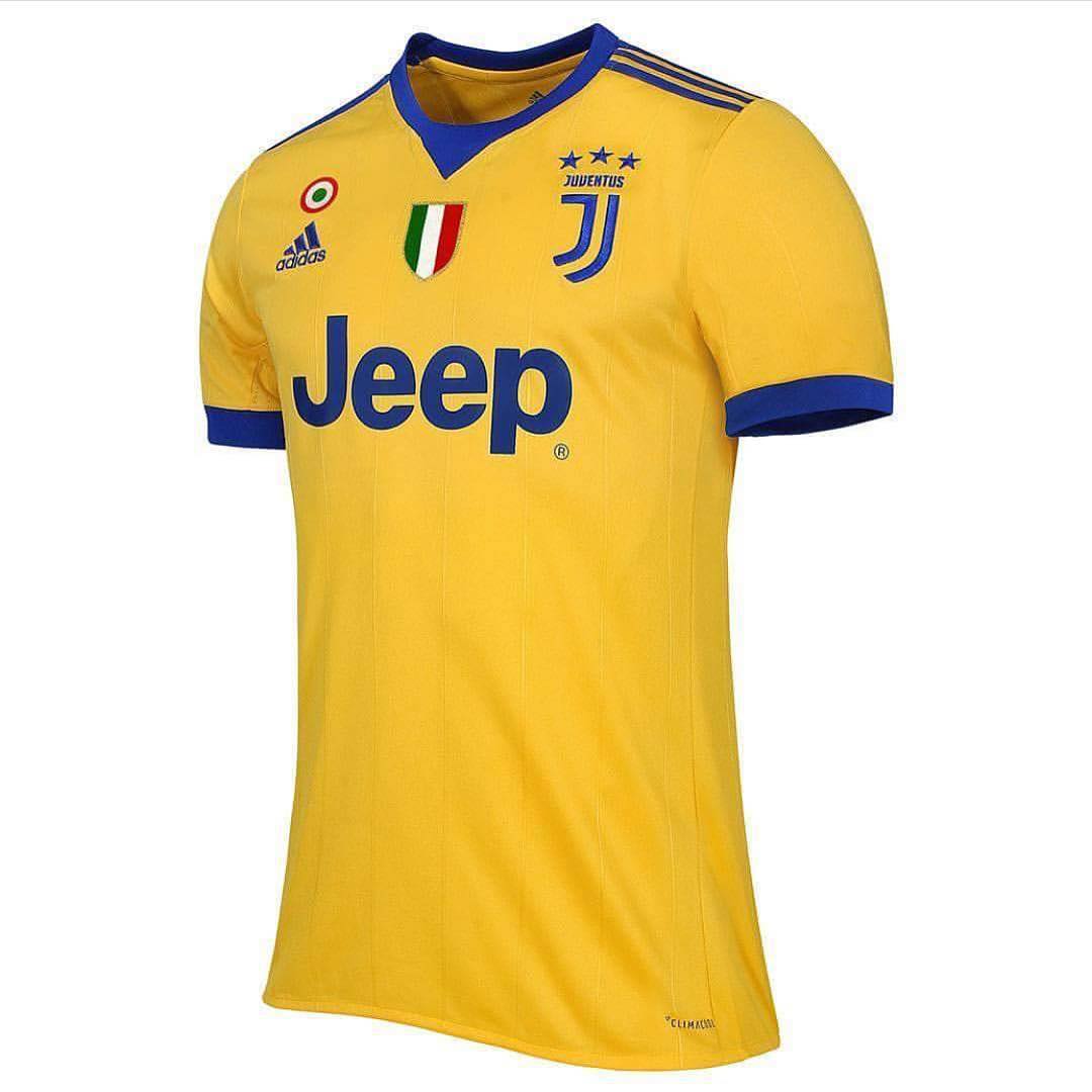 Juventus Away Jersey 2017/18. I Like it ️#juventus #adidas #adidasfootball #juve #juventusawayjersey #juveawaykit #juvejersey #juventusaway17/18 #bianconeri #forzajuve