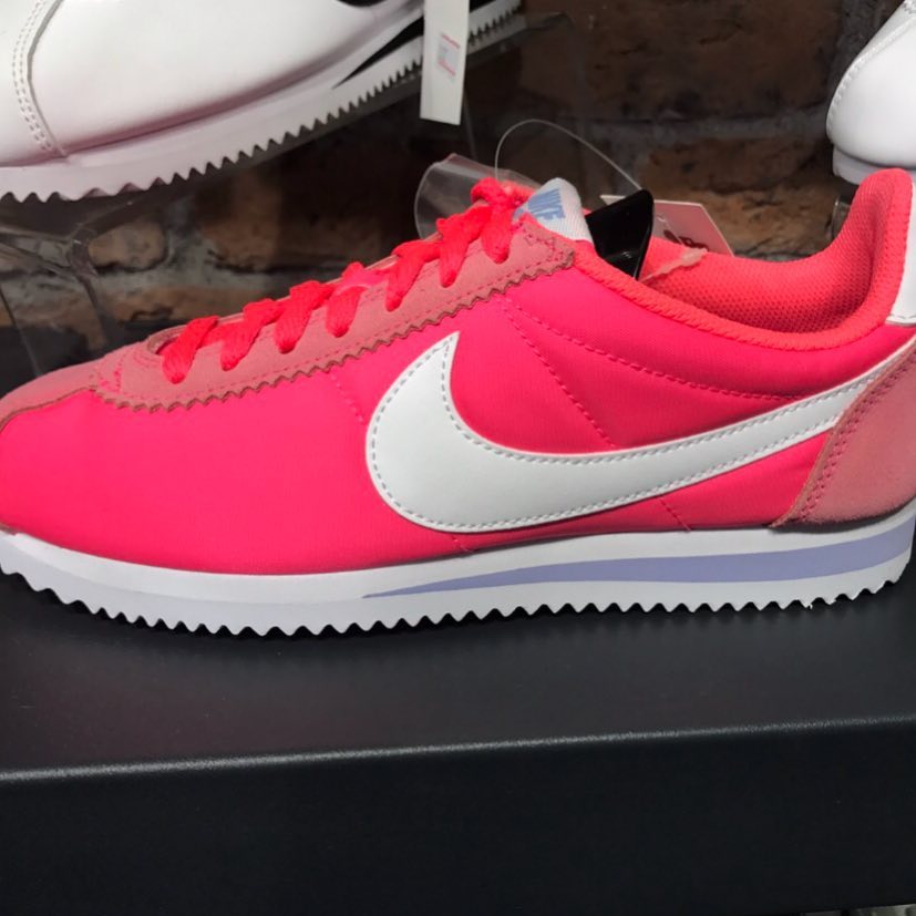 Nike Cortez seen this in Istanbul.Makes our Sneaker of the Day #sneakerhead #sneakerheads #nike #nikeshoes #nikecortez #nike️ #sneakerofthesay #lifestyle #shoes