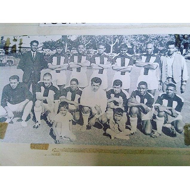 Tigers FC in the past. Recognize anybody. "Tigers Never say Die". #tigers #tigersfc #lenz #lenasia #lenzsoccer #fietasdays #adams #sasoccer #soccer #sahistory --------------------------------------------0018LegendsProject- An online portal about Community sportsmen/women,places,Legends and Tributes etc. if you have anything to contribute inbox @swoosh0018 or @banjo_hbc. #sahistory #southafricansport #sporthistory #blastfromthepast