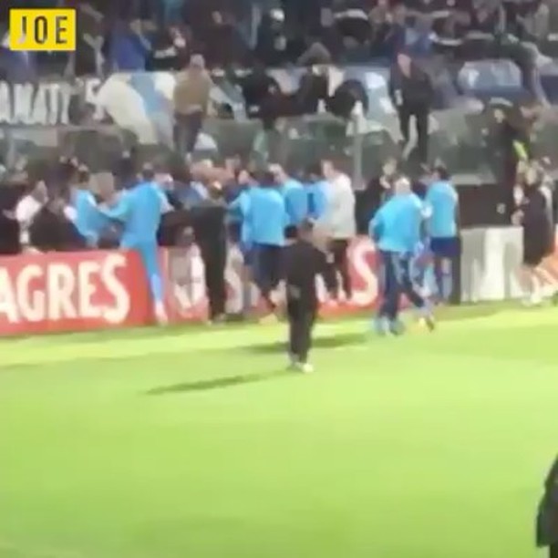 What's your thoughts on the Evra Kick? Is Suarez not so bad. Is Evra a Tofaan (Trouble Maker). Was he right to kick this fan? Your thoughts #evra #patriceevra #evrakick #cantonakungfukick #marseille #cantona #isitafrenchthing