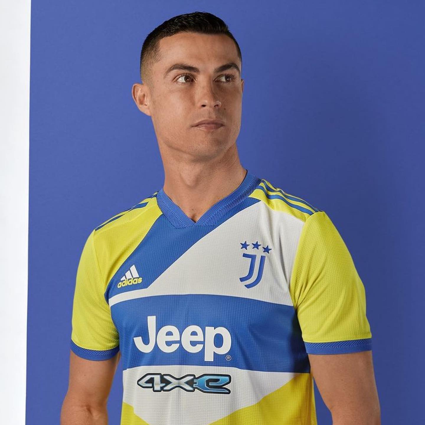 I like the Juventus Third Strip. Come to me #ForzaJuve