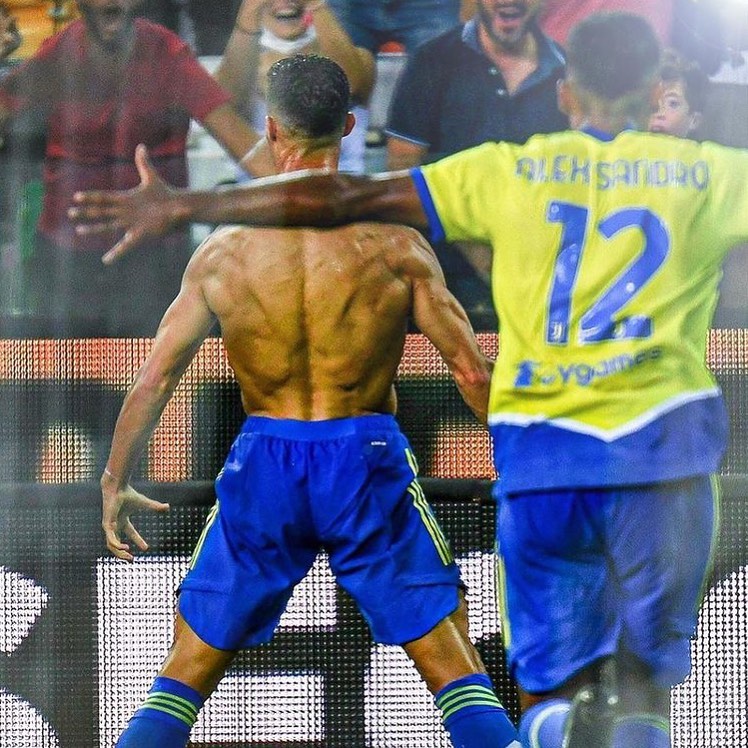 One pic that says it all. Ronaldo dropped to the bench at his request. He wants to find another club the media were saying. Szezny sold us again. Same Juve from last year. Surrendering 2 goal cushions with horrible mistakes. Is CR7 staying or going. I don’t know what’s going on.Forza Juve