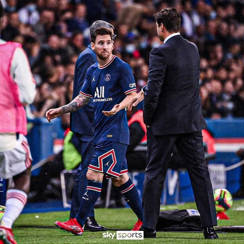 As the Optometrist always says. Better with one or Better with 2. Maybe Messi goes in January Window 🙃#PSG #messi #messivspochetino #paris #lionelmessi