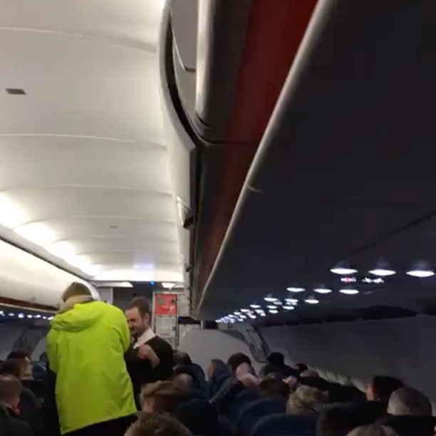 Liverpool vs MANC fans enroute from Copenhagen to Manchester. Our @eyahmed will be at Anfield to see the Merseyside Derby #manutdfans #liverpoolfans #footballfans #copenhagenairport