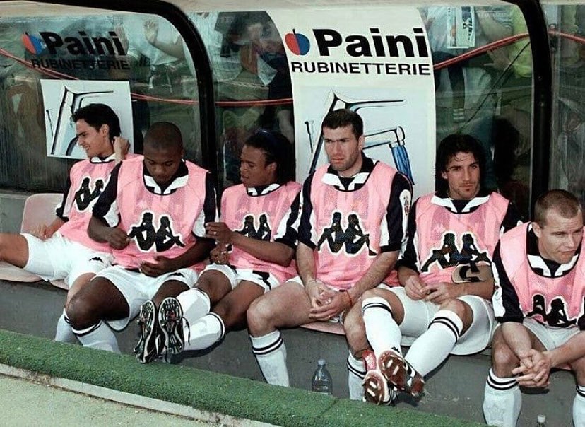 When the blood is black and White. Forza Juve#0018picoftheday #juventus #juve #kappa