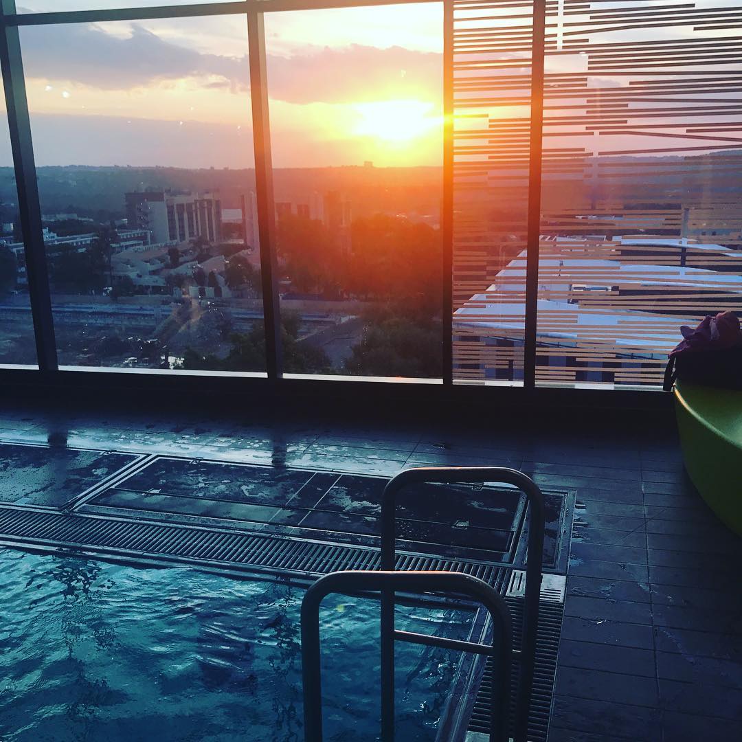 Sunset at the pool,Virgin Active Rosebank. Watta Thing ️#sunset #fitness #swim #swimming #pool #jhbsunset