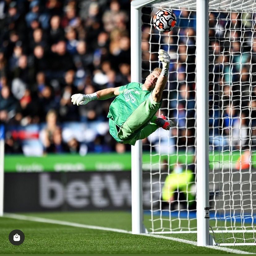 The Ramsdale save makes our pic of the day. #arsenal #0018picoftheday