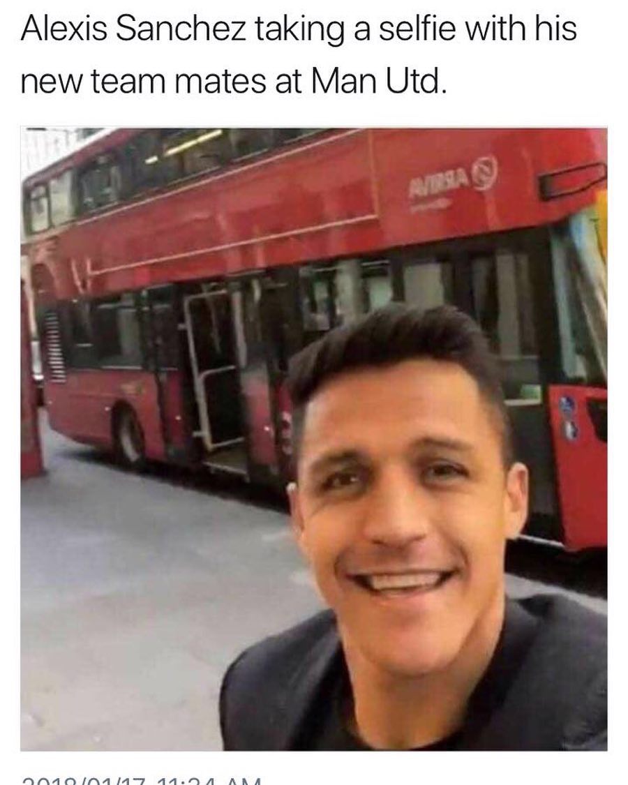 Think Sanchez is Deal to Man UTD is done. I recieved a lovely tweet about this pic 😀😀. What are your thoughts on this MANC signing and Mkhitaryan to Arsenal #arsenal #manutd #sanchez #alexissanchez #sancheztomanutd #wenger #mourinho #epl #transfers