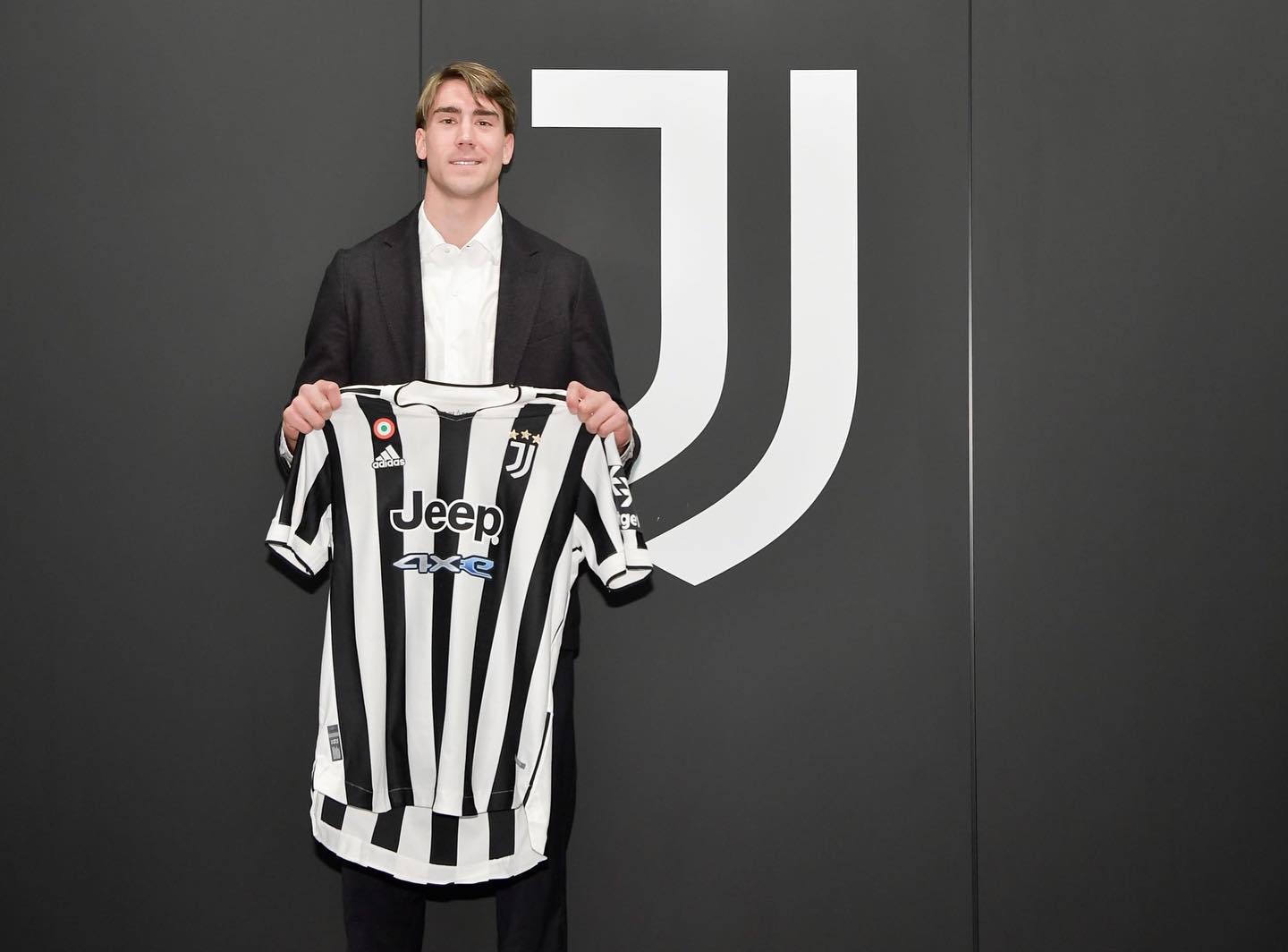 Musseeeeeve Transfer Deadline day. Juventus surprisingly the busier of all the clubs. Vlahovic was massive. Defensive midfielder Dennis Zakaria in. Out goes Ramsey to Rangers and Bentencur and Kooolooo to Spurs. Everton sign Deli Ali and Donnie Van de Beek. Burn to Newcastle and Auba to Barca. Liverpool sign Luis Diaz from Porto. Who’s your pick of the WindowGreat moment was Erikson to Brentford as well