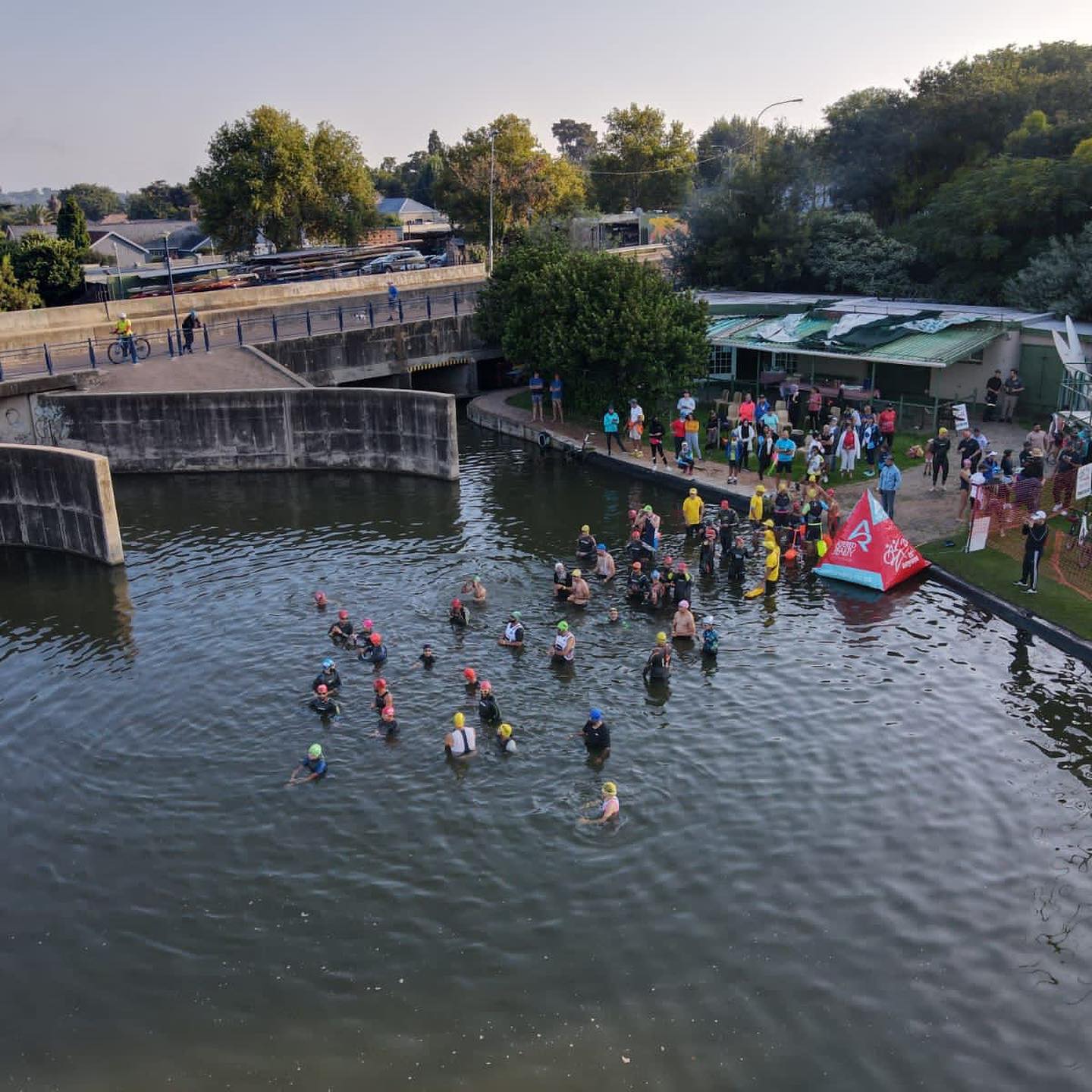 It was Sublime feeling to see our First Fun Tri taking place after almost two years. The Euphoria of such an event is amazing considering the impacts of Covid-19. Great event put together by @trianyone . Zahier Mayet and Tasneem Sallie were the victors on the Day. 600m Dam swim, 22km bike course and 5km Run. We’ll done to all and great seeing everyone in the Tri Community again #triathlon #tricommunity #emmarentia