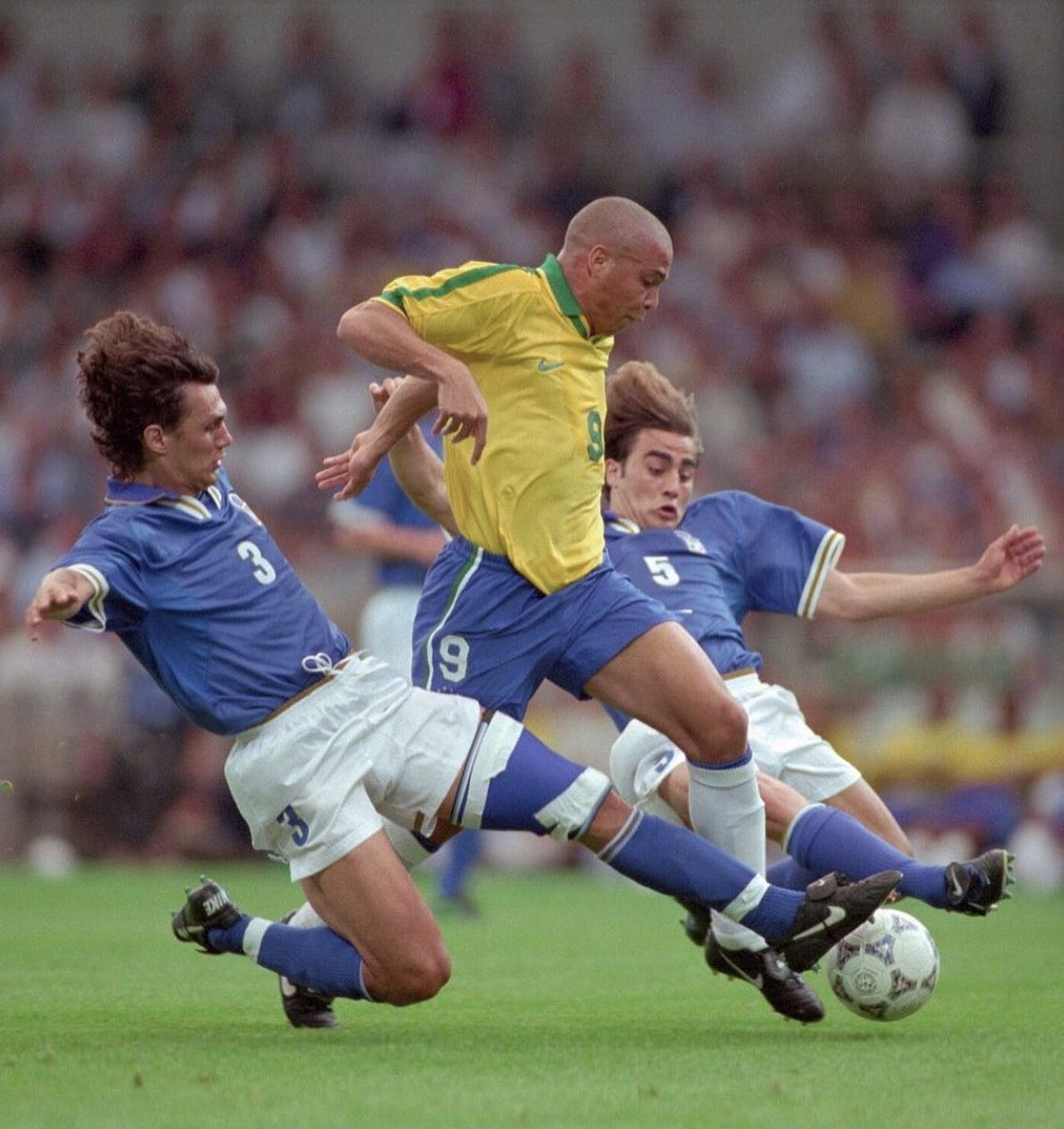 This pic never gets old. Attack vs defence