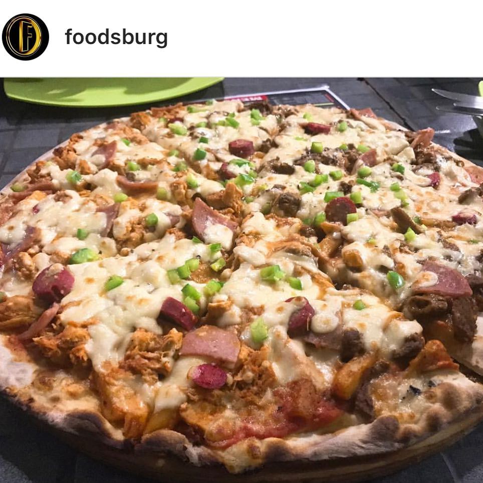 Our Food Shout of the Week is The Godfather Pizza at La Padrino, Emmarentia. Steak or Chicken with Polony,Viennas and more 😀.Follow @Foodsburg for more