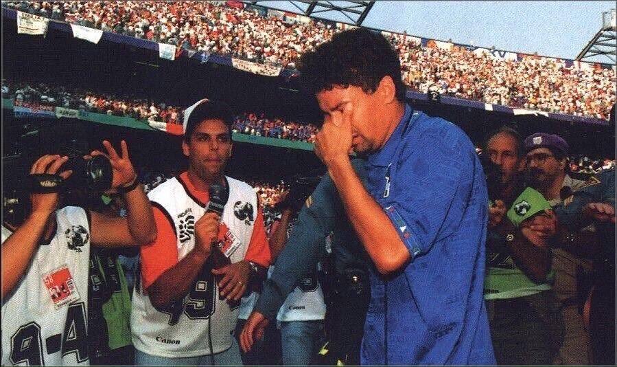 Del Piero said I only ever cried twice watching a footballer. The First was Roberto ….rewind to that penalty miss in  USA 94#robertobaggio #usa #legendsthatshooktheblog #instagrampicoftheday