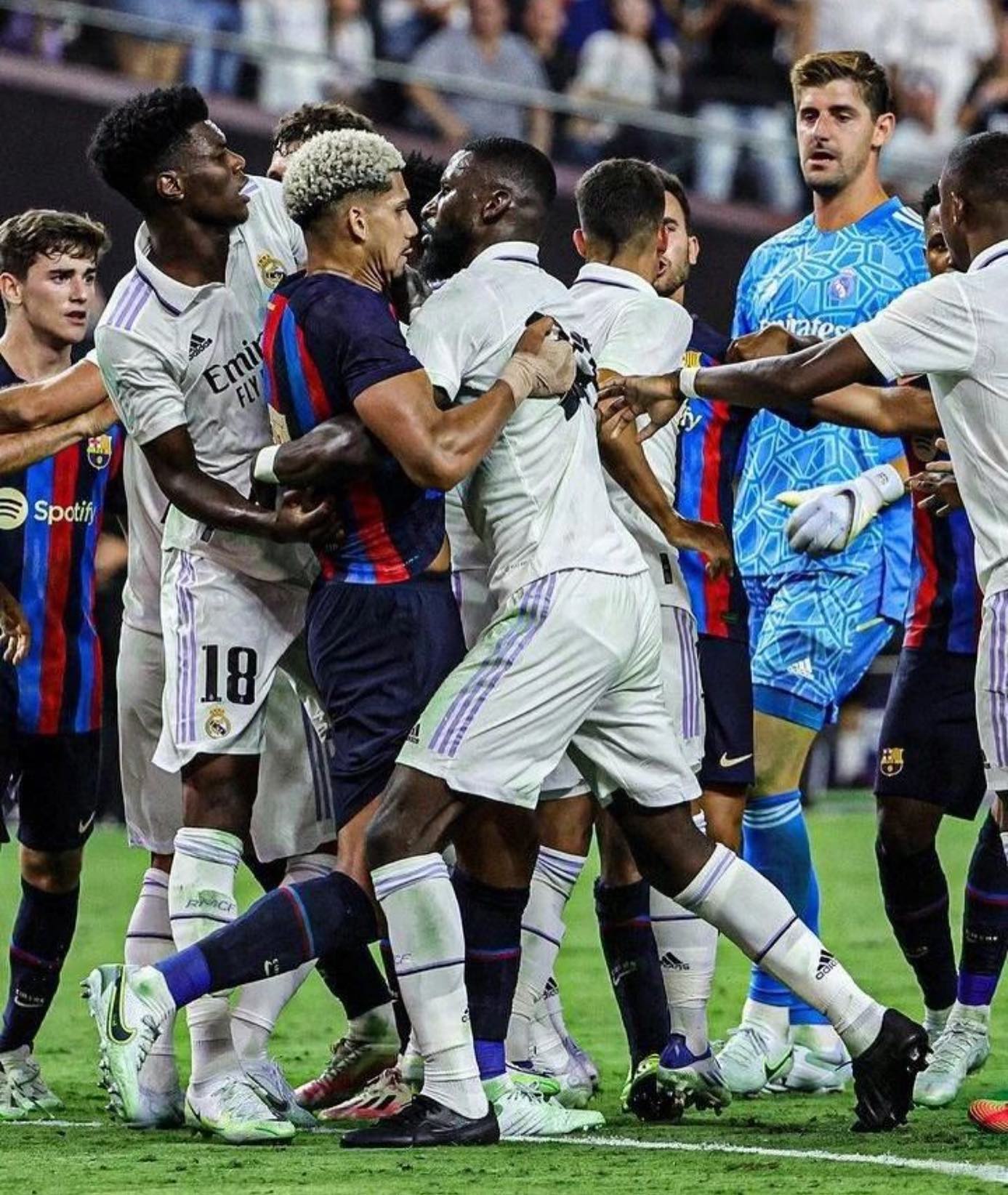 It finished Real Madrid 3 Barcelona 1. How was the Classico. Bad week for Barca ️