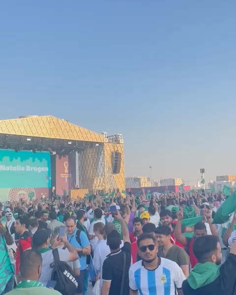 Argentina 1 Saudi Arabia 2. What a shock result. 0018 Man on the ground was @joevaid . Pressure on the Argies now. But credit to the Saudis. They played well. Offside goals a scare but they held firm and the second was a cracker #argentinavssaudiarabia #qatar2022 #argentinafans #saudiarabianfans #fifawoekdcup #qatar