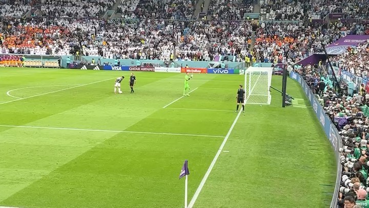 Argentina 🇦🇷 beat Netherlands 🇳🇱 on penalties. What a game . I thought the footballing gods were not on Argentinas side but they prevailed with Martinez making some big saves and Lautaro Martinez scoring the winning penalty. All set for the first semi final. Argentina vs Croatia . First video of the winning penalty by @suhailgani and rest by @docbhamjee and his crew