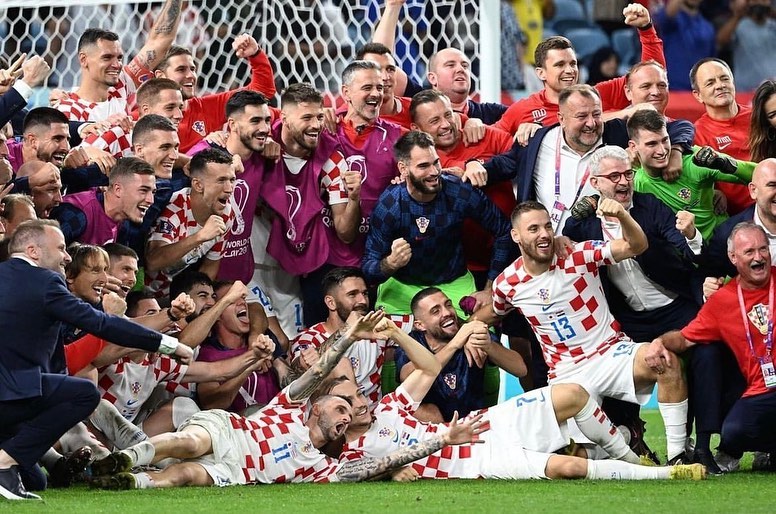 Well done to Croatia 🇭🇷. 3rd place in Qatar 🇶🇦 2022. They beat Morocco 🇲🇦 2-1. Thort referee was shocking. Rashid Cassim was at the game in red of Liverpool. Tomorow is the big one #moroccovscroatia #qatar2022 #qatar #khaleefainternationalstadium
