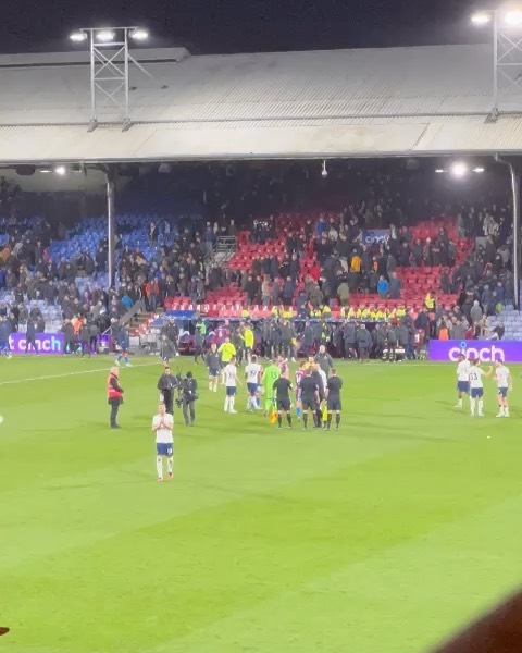 All the Action at Selhurst Park as Crystal Palace took on Spurs. Our 0018 Man on the scene was @cassim_omar #coys #epl #spursvscrystalpalace #spurs #tottenham #spursfans #selhurstpark