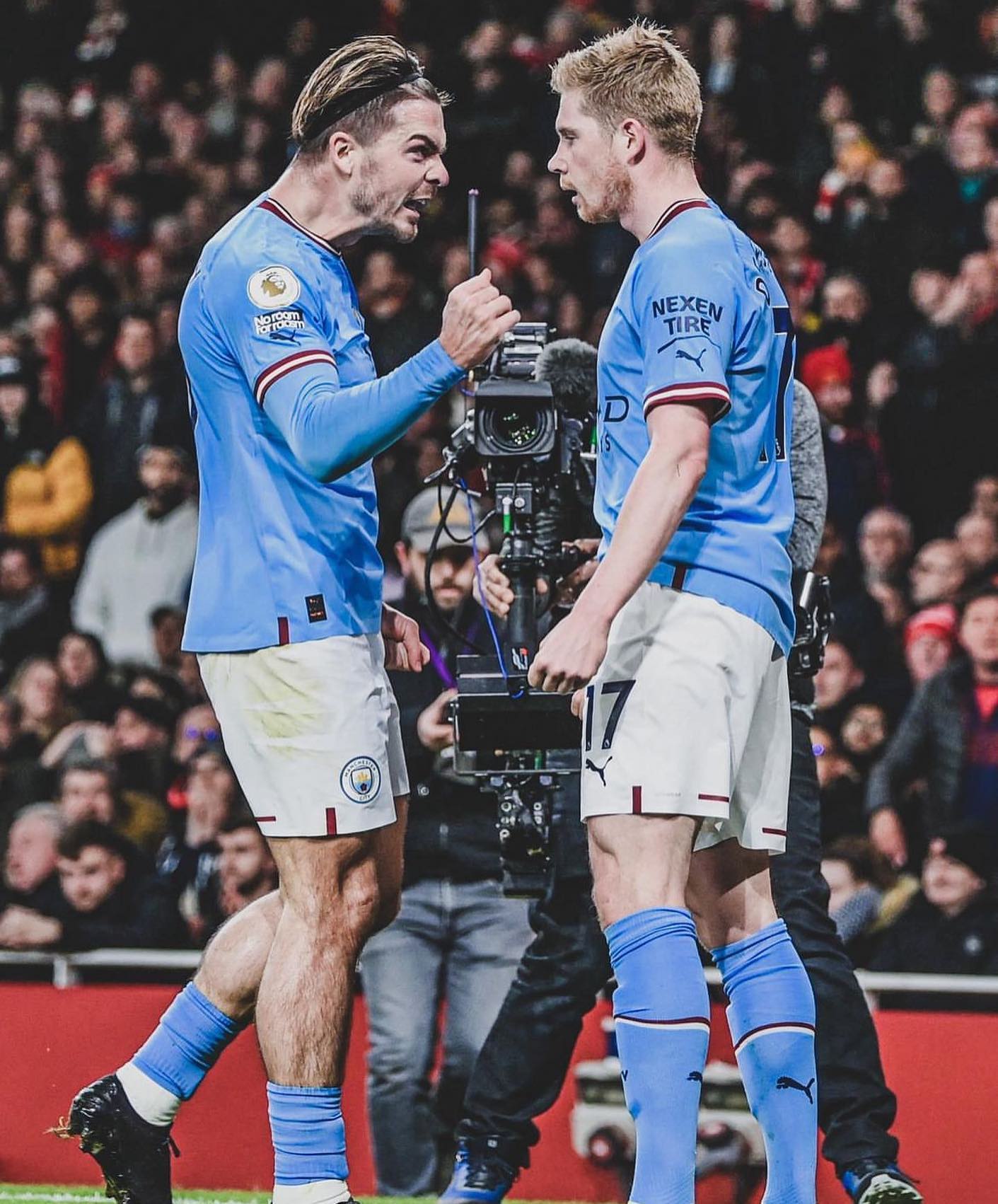 Arsenal 1 Man City 3. Citeh triumph at Emirates. It’s getting hot up there and the MANC fans are walking around again. Seen lotsa guys with MANC kits walking around. Is it a three horse race?