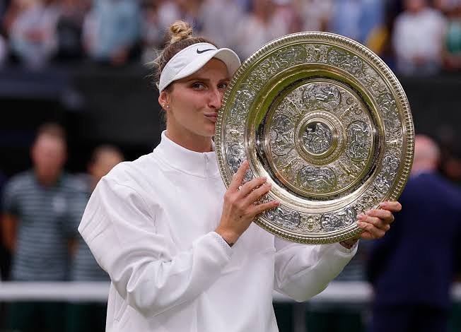 Marketa Vondrousova beats Ons Jabeur to become first unseeded women's Wimbledon champion