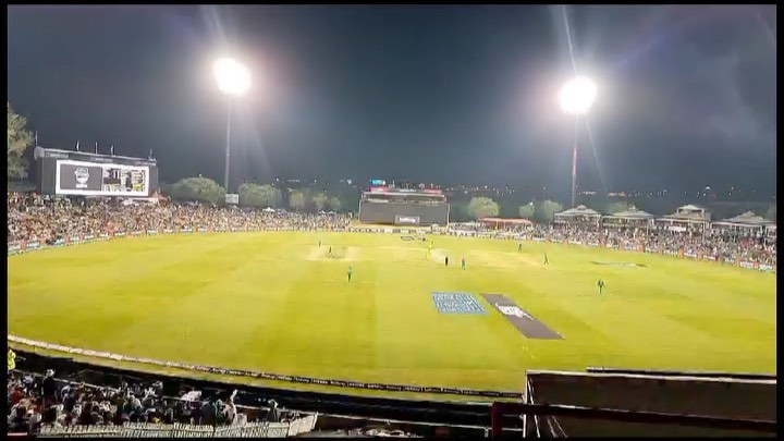 “Meneer One of the best Innings Ever” SA vs Austrailia at Supersport Park, Centurion. Our man on the ground @moebhamjee123#cricket #sacricket #proteas #austrailia #savsaustrailia