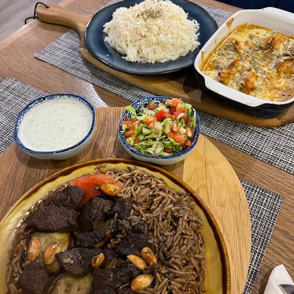 Sheesh Bil-fakharah and Magloobeh at Damascus, Sea Point @damascus_ct by @waheedvadi #foodsburg #eat #food #damascusrestaurant #syriancuisine #seapoint #capetown #foodblogger #foodincapetown #mothercity #Sheesh Bil-fakharah #Magloobeh