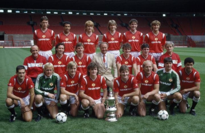 Manchester United under Ron Atkinson. How good was this team? Quite an iconic kit. #legendsthatshooktheblog #manutd #sharp #manchesterunited