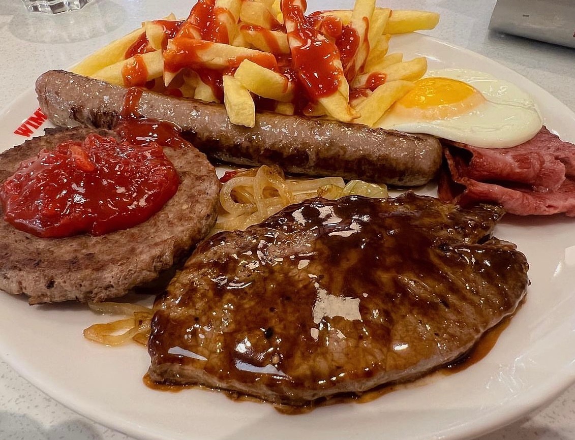Start the week off with a Wimpy Mixed Grill at Wimpy Killarney Mall #halaal @wimpykillarney . The Wimpy Mixed Grill ranks as one of the best breakfasts of all time.#wimpy #wimpymixedgrill #killarneymall #breakfast #breakfastlover #breakfastideas #earlymornings