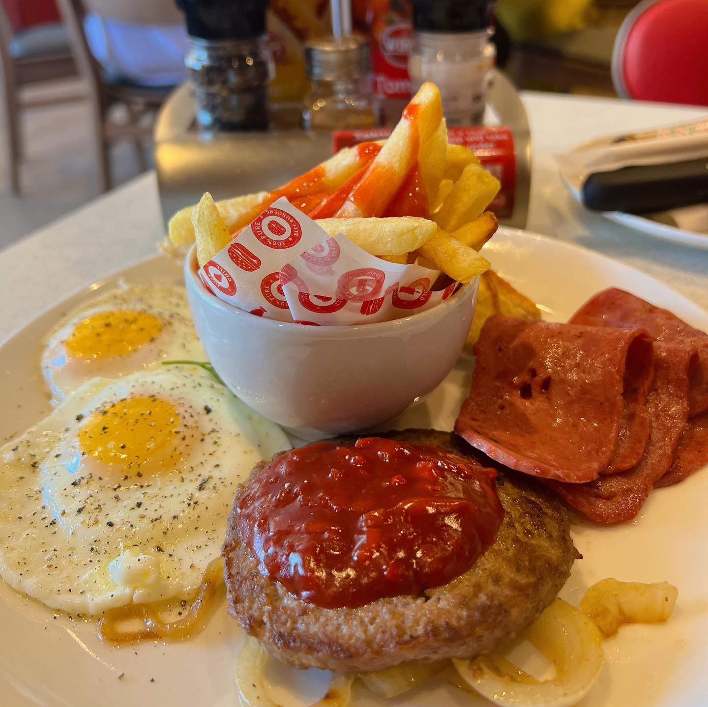 Wimpy Rosebank Now Open #halaal. Located at Shop 236 Mall of Rosebank. (Opp Checkers) . We had the Mega breakfast. 2 eggs, 3 slices of smoked beef, beef patty, famous wimpy relish, grilled onions, regular chips and toast @wimpygreenside