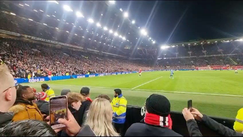 MAN UTD 3 Aston Villa 2. To the MANCS credit they pitched up in the second half and deservedly won. But the MANC Fans were celebrating past midnight. A Win is very important. Thanks for the footage @mr_loonat & Zaheer