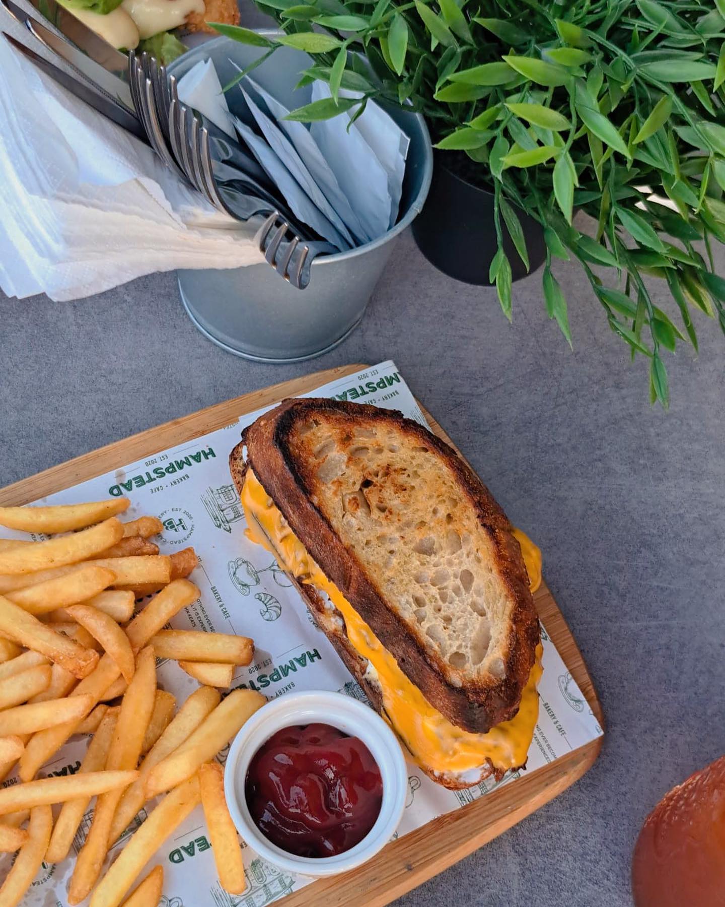 🇦🇪 Brunch at Hampstead bakery outside dubai mall @hampsteadbakeryandcafe by @ridwaan618